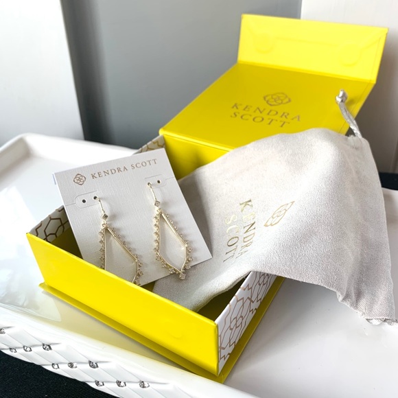 NWT Kendra Scott 14k gold plated drop earrings - Picture 2 of 8